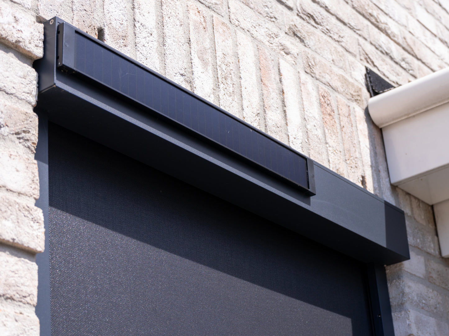 ZIP-Screen - V550 mit iMove® Solarantrieb